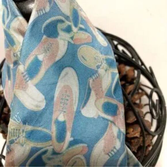 CHAPS RALPH LAUREN Vintage Silk Shoe Design Necktie Tie 55 x 3.25 inches - Picture 4 of 8